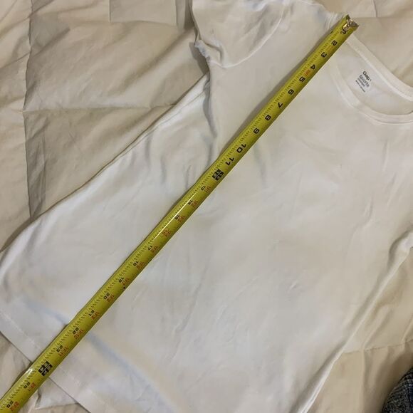 GAP, crew neck white T,.  Never worn, no staining or pitting, Small - Picture 8 of 10